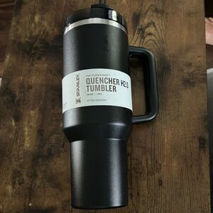 Black Stanley 40oz new with tag